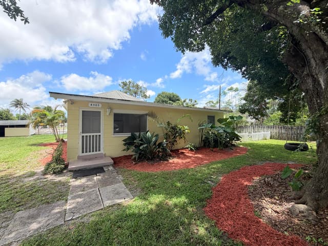 4905 Williams Road, Highland Pines, Palm Beach Gardens, FL