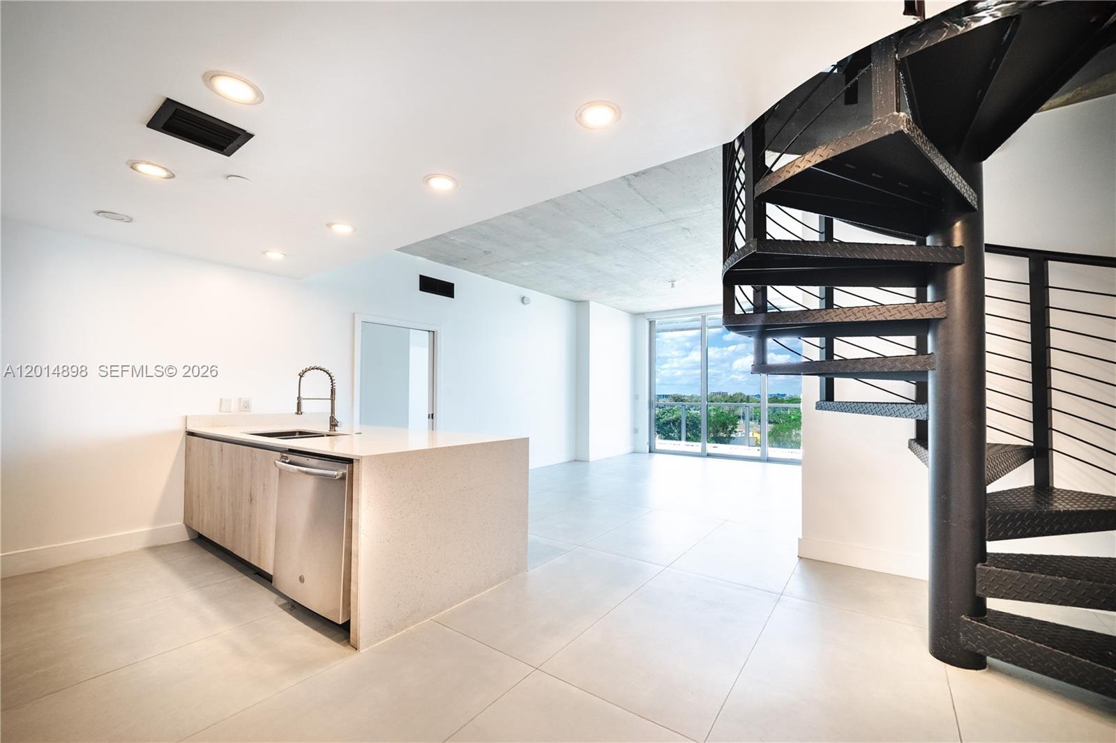 13800 Highland Drive PH4, North Miami Beach, FL 33181, North Miami Beach