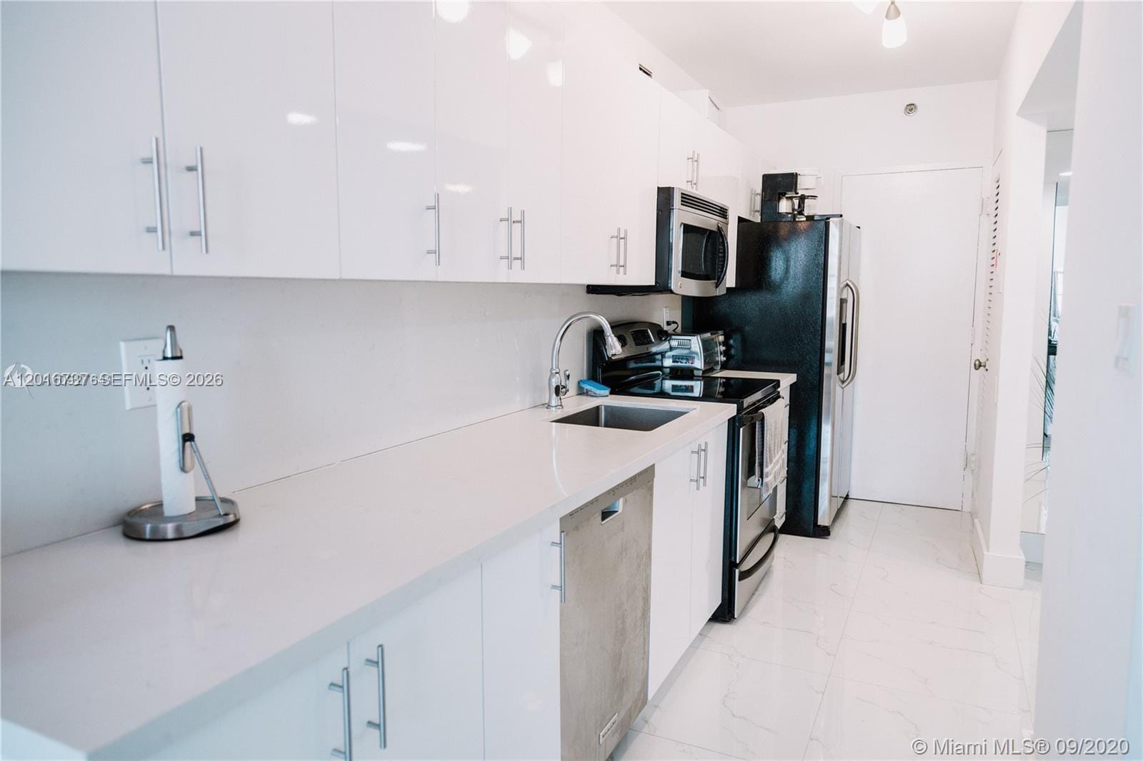 100 Lincoln Road 1526 — photo 4