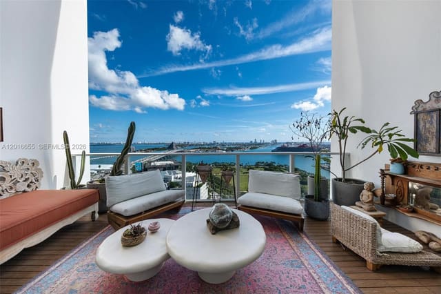 1040 Biscayne Boulevard 2203, Miami, FL 33132