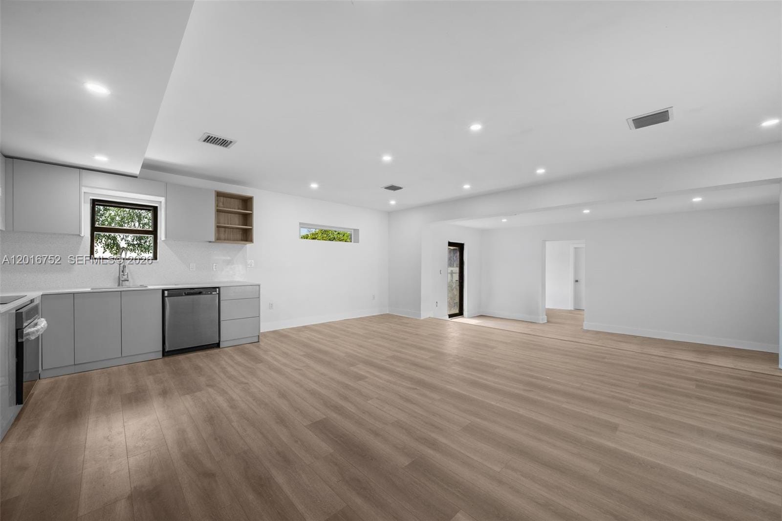 4746 NW 10th Avenue, Miami, FL 33127 photo 9