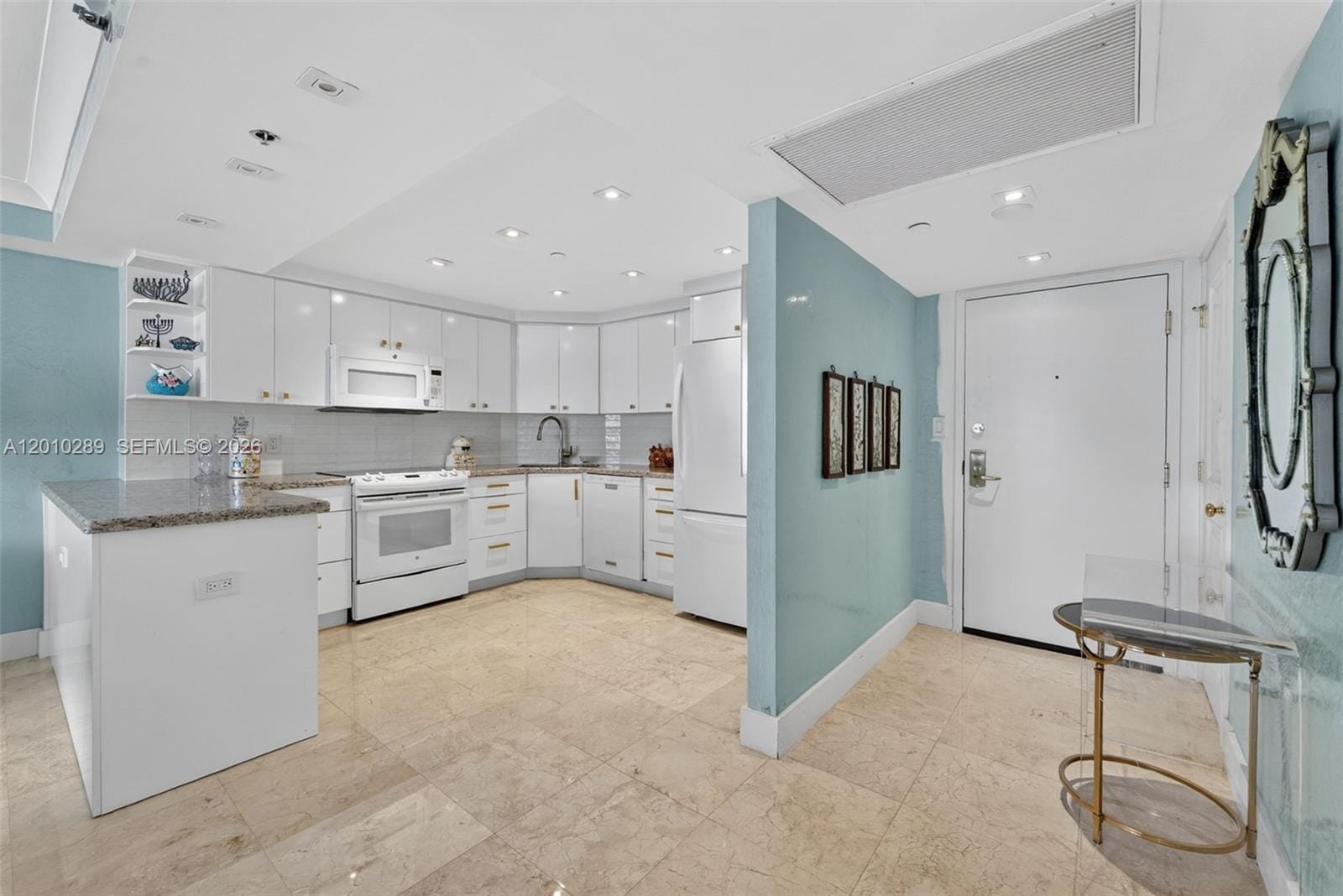 5225 Collins Avenue 1519, Miami Beach, FL 33140 photo 4