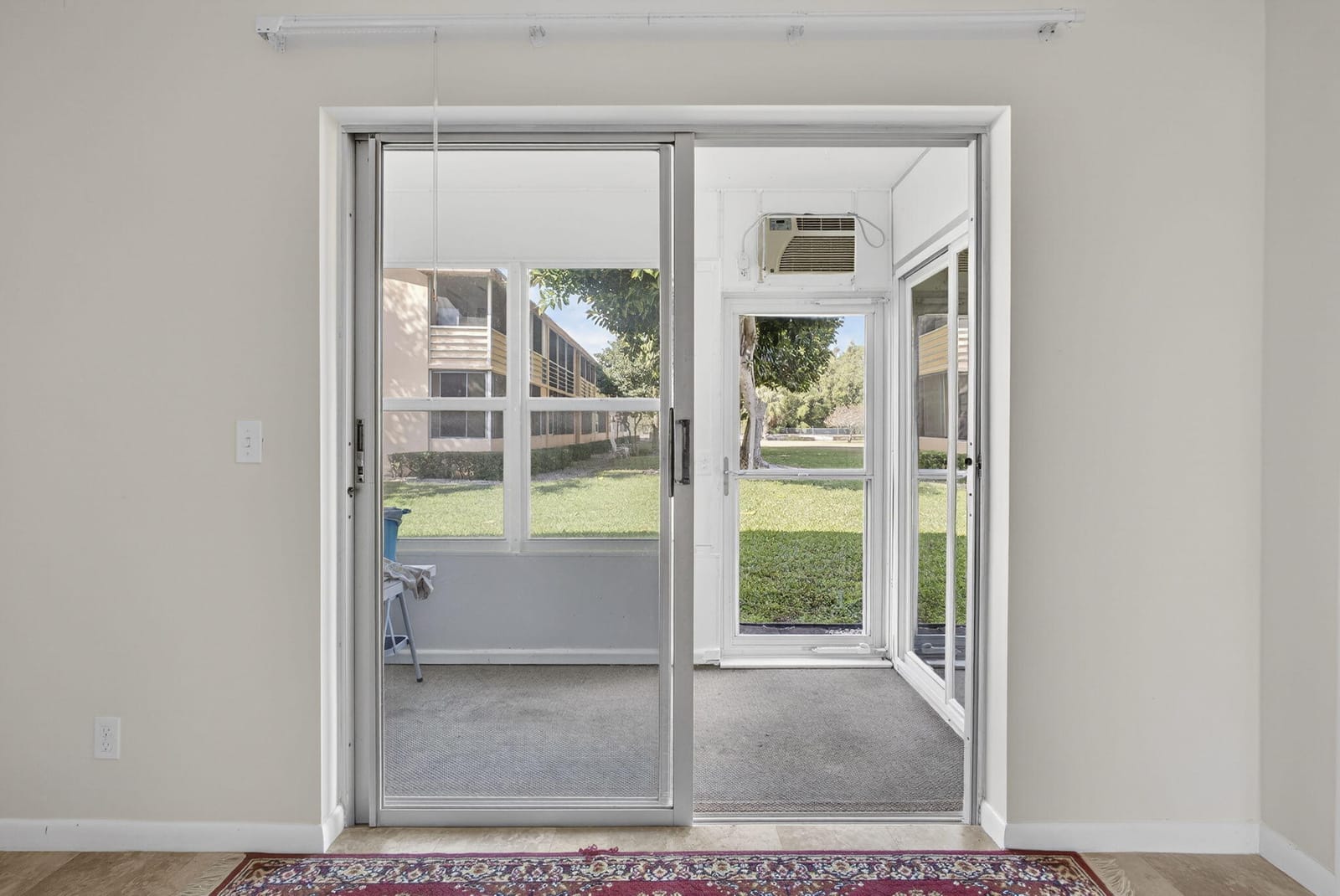 19 Hastings B, West Palm Beach, FL 33417 photo 14