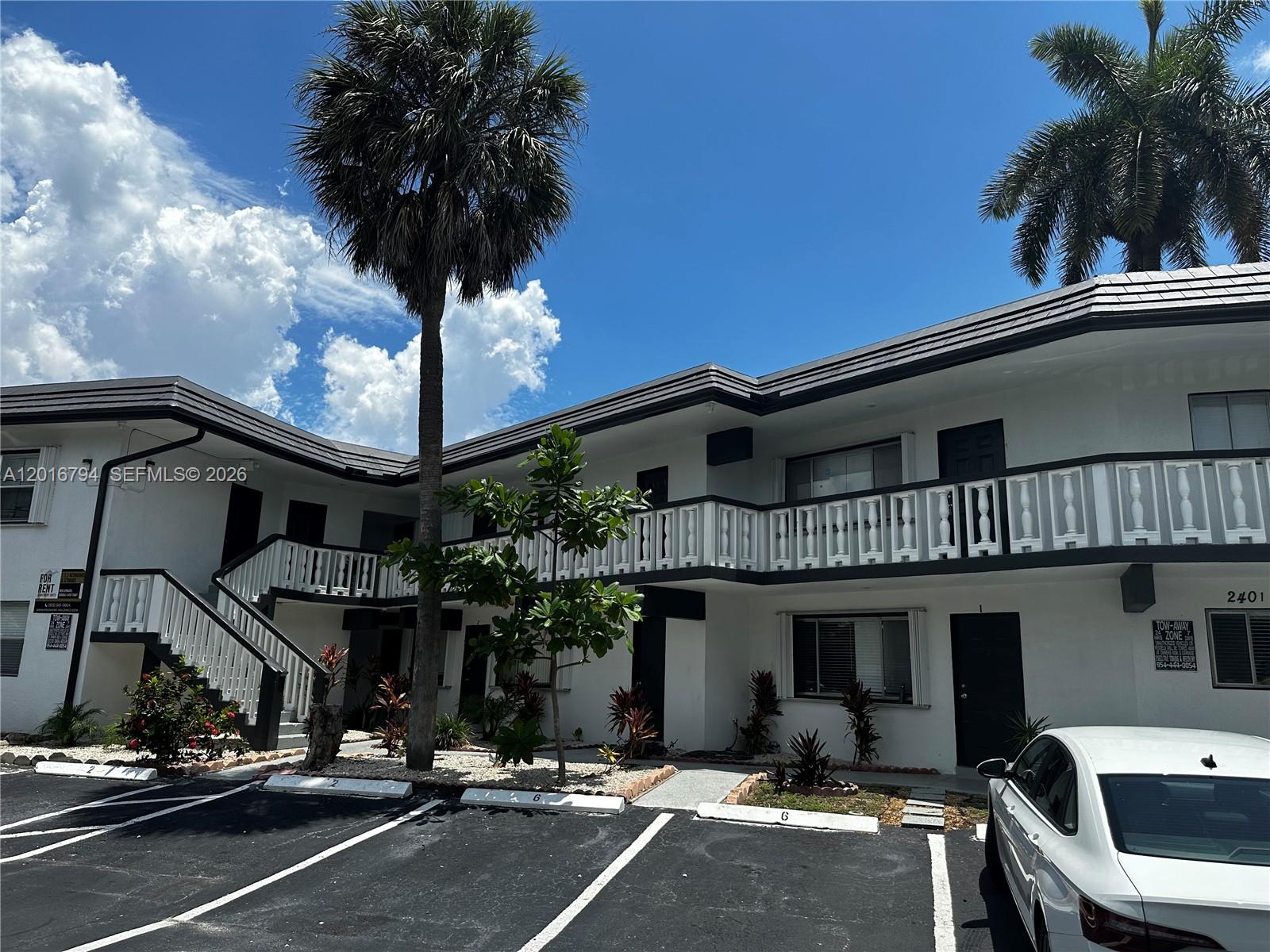 2401 NW 9th Avenue 18, Wilton Manors, FL 33311, Wilton Manors