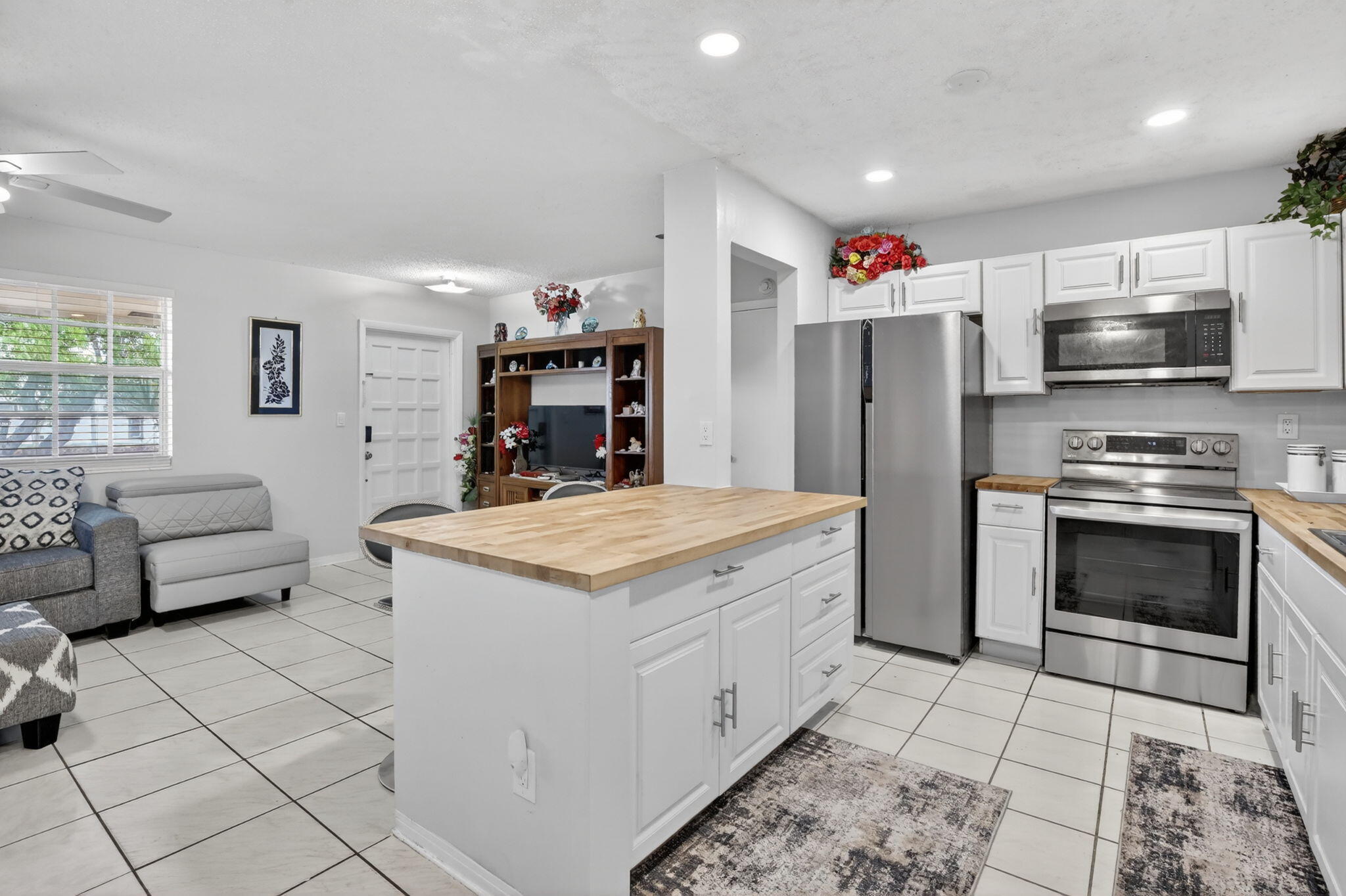 1411 NW 89th Avenue, Pembroke Pines, FL 33024, Pembroke Pines