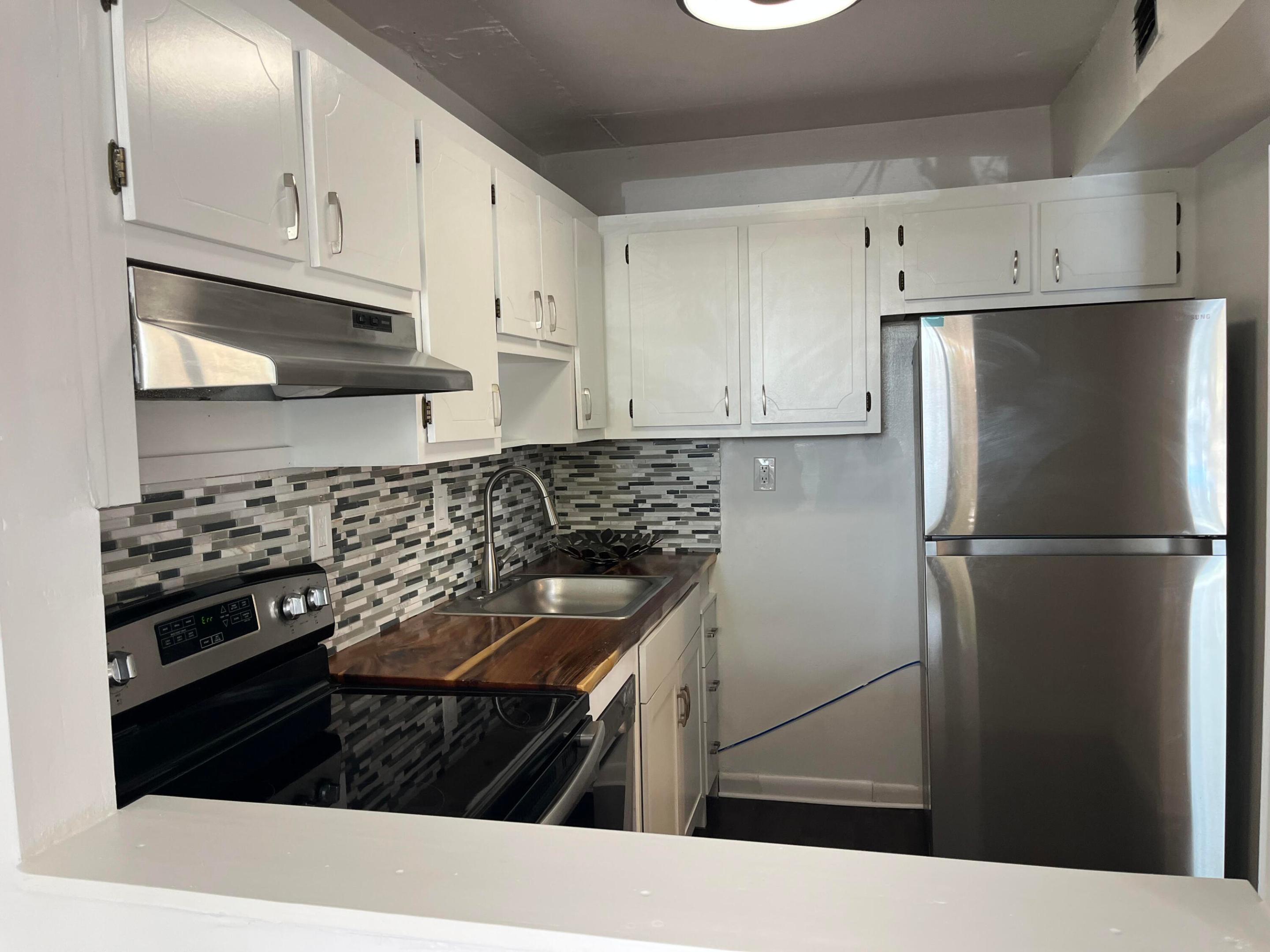 9141 Sunrise Lakes Boulevard 115, Sunrise, FL 33322, Sunrise