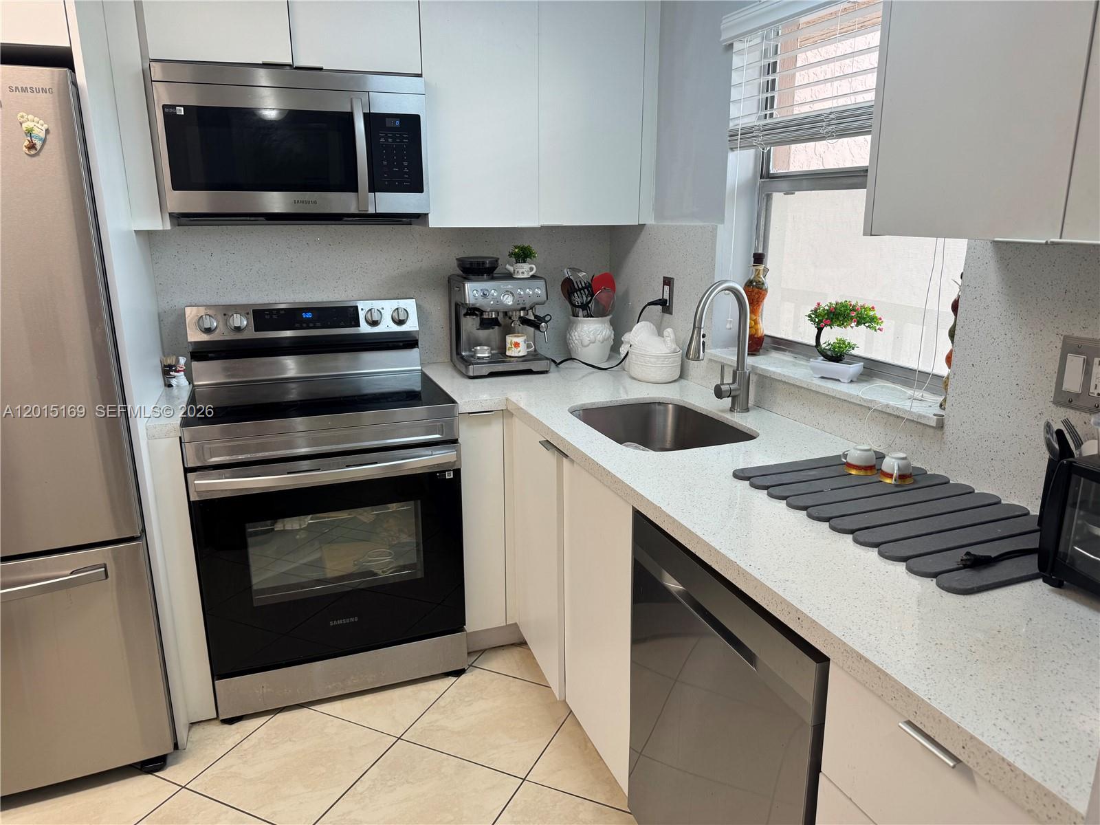 9580 Sunrise Lakes Boulevard 211, Sunrise, FL 33322, Sunrise