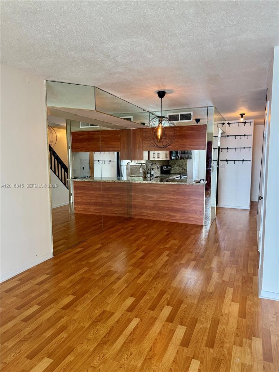 2762 W 60th Street 53 — photo 11