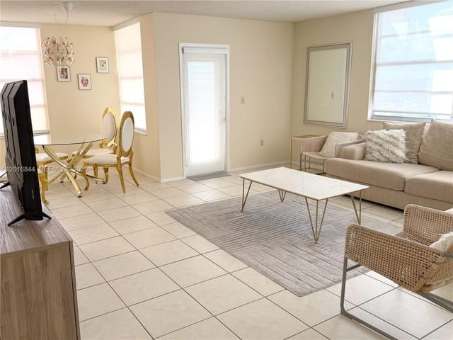 1301 NE Miami Gardens Drive 626W, Miami, FL 33179