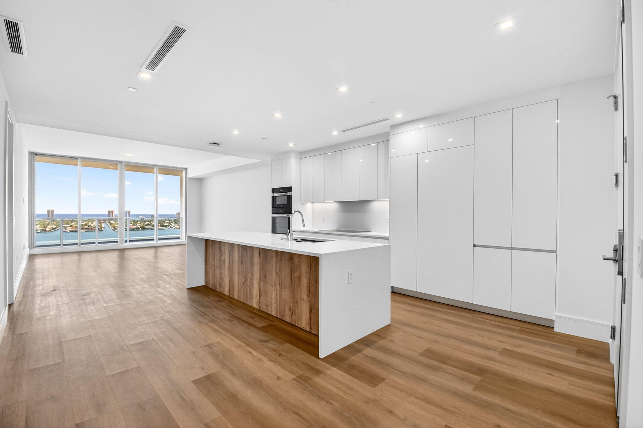 220 Lake Shore Drive 1808, West Palm Beach, FL 33403, West Palm Beach