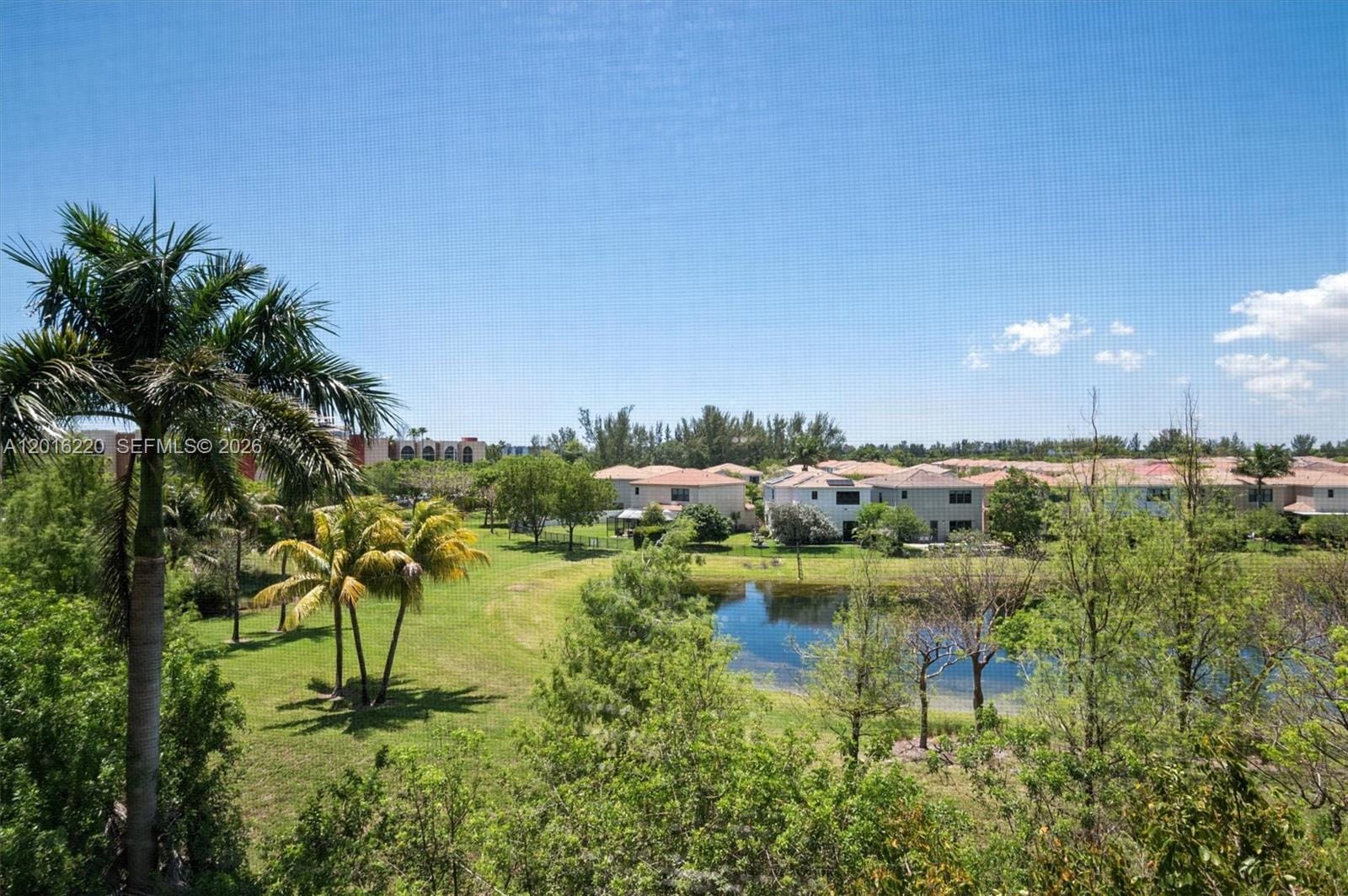 900 NE 195th Street 414, Miami, FL 33179 photo 2