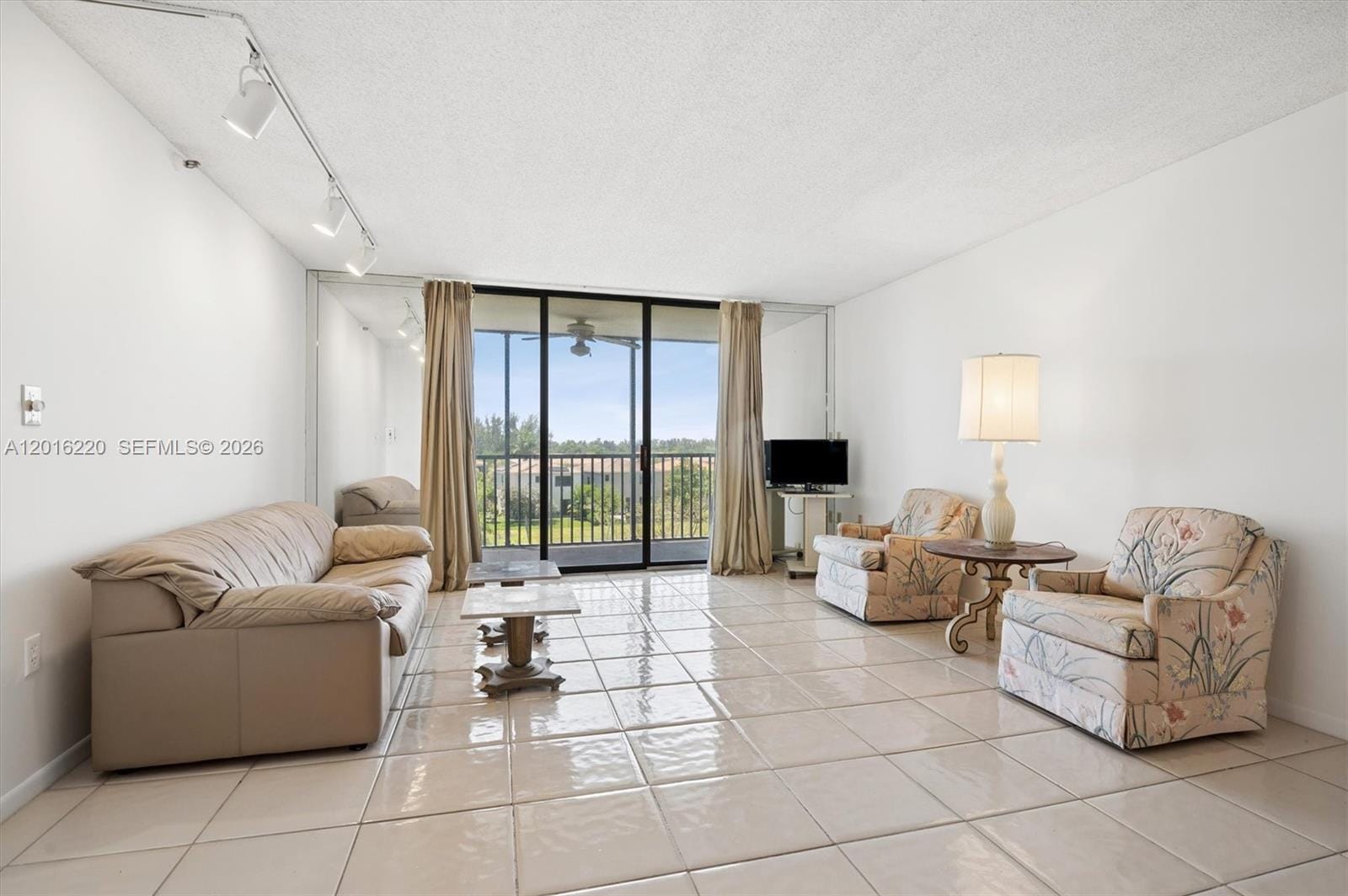 900 NE 195th Street 414, Miami, FL 33179 photo 4