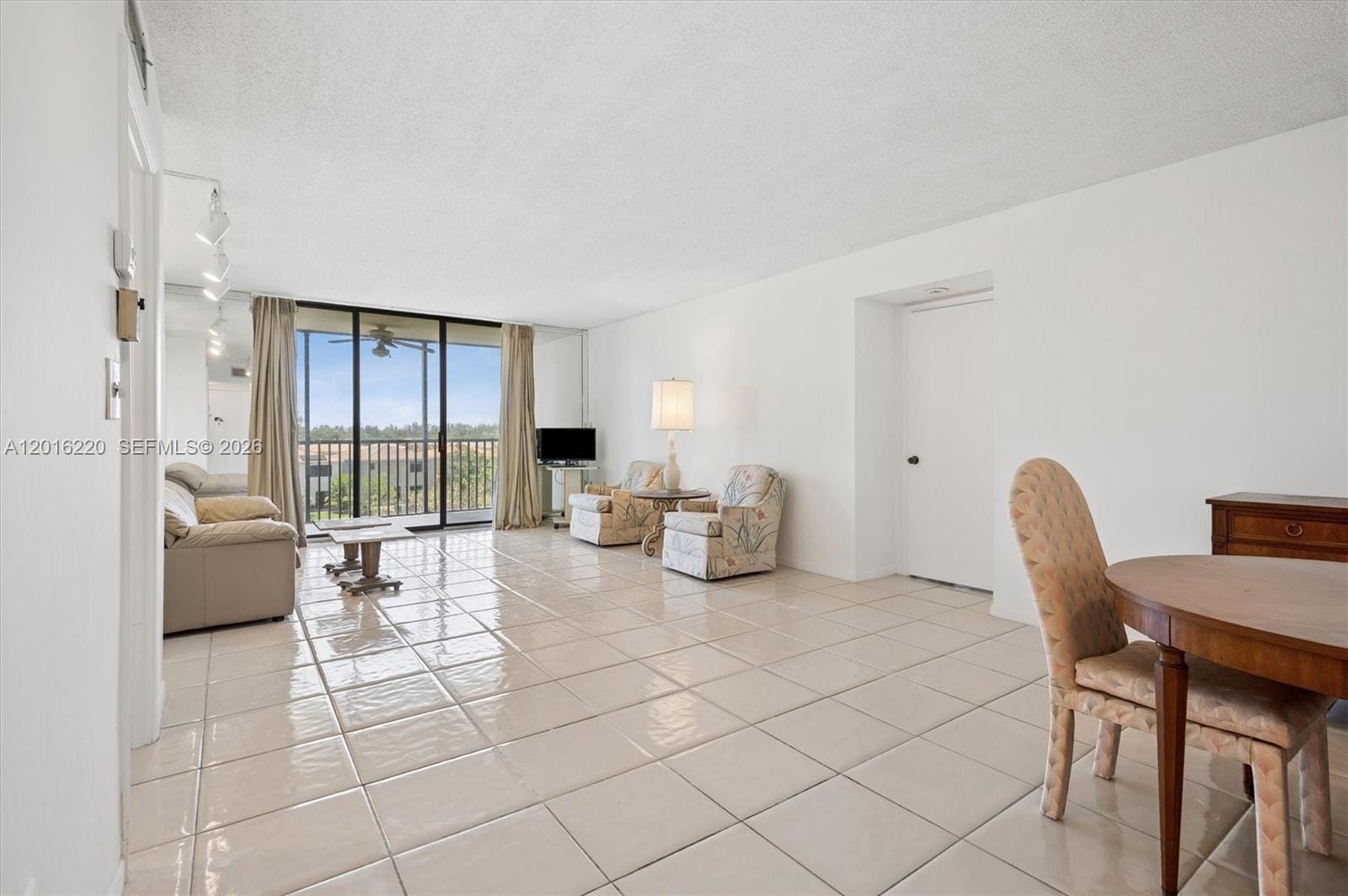 900 NE 195th Street 414, Miami, FL 33179 photo 6