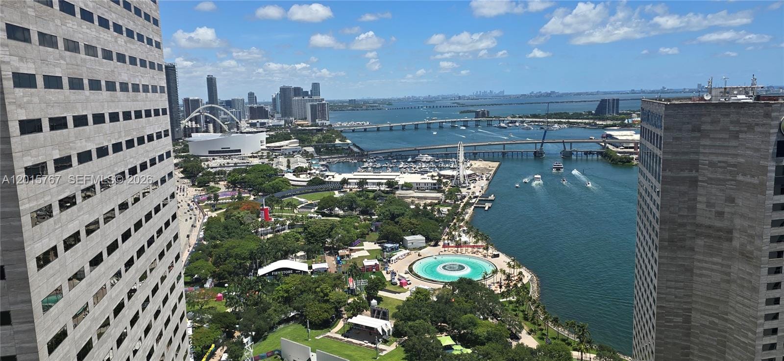 325 S Biscayne Boulevard 4016 — photo 2