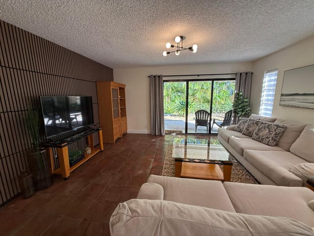 801 NE 2nd Avenue, Delray Beach, FL 33444