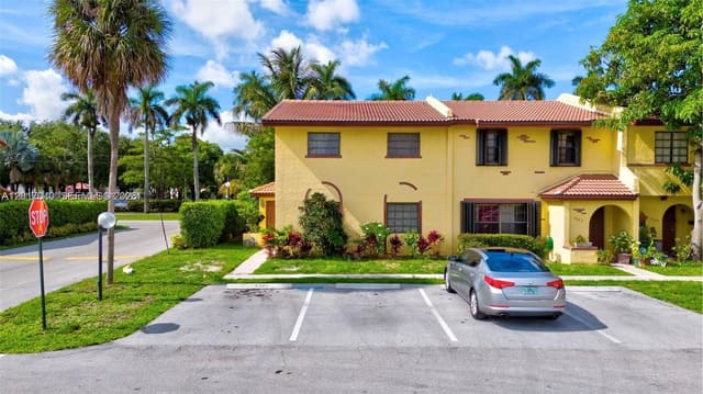 2713 NW 47th Terrace 504, Lauderdale Lakes, FL 33313
