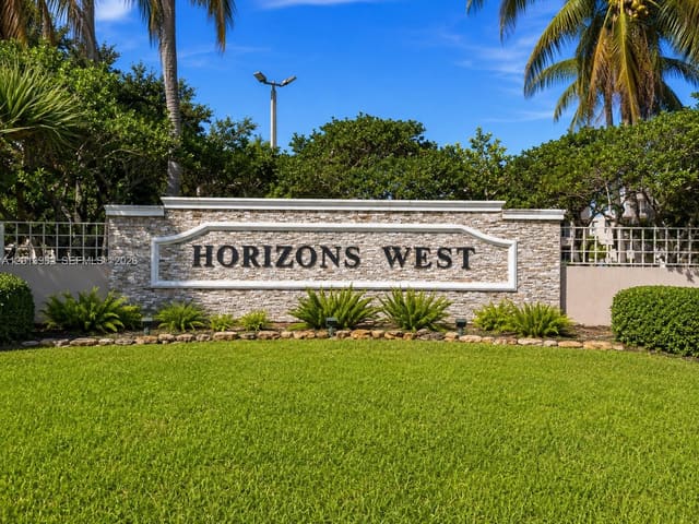 8400 SW 133rd Ave Road 118, sold in The Horizons West Condo #, Miami, FL