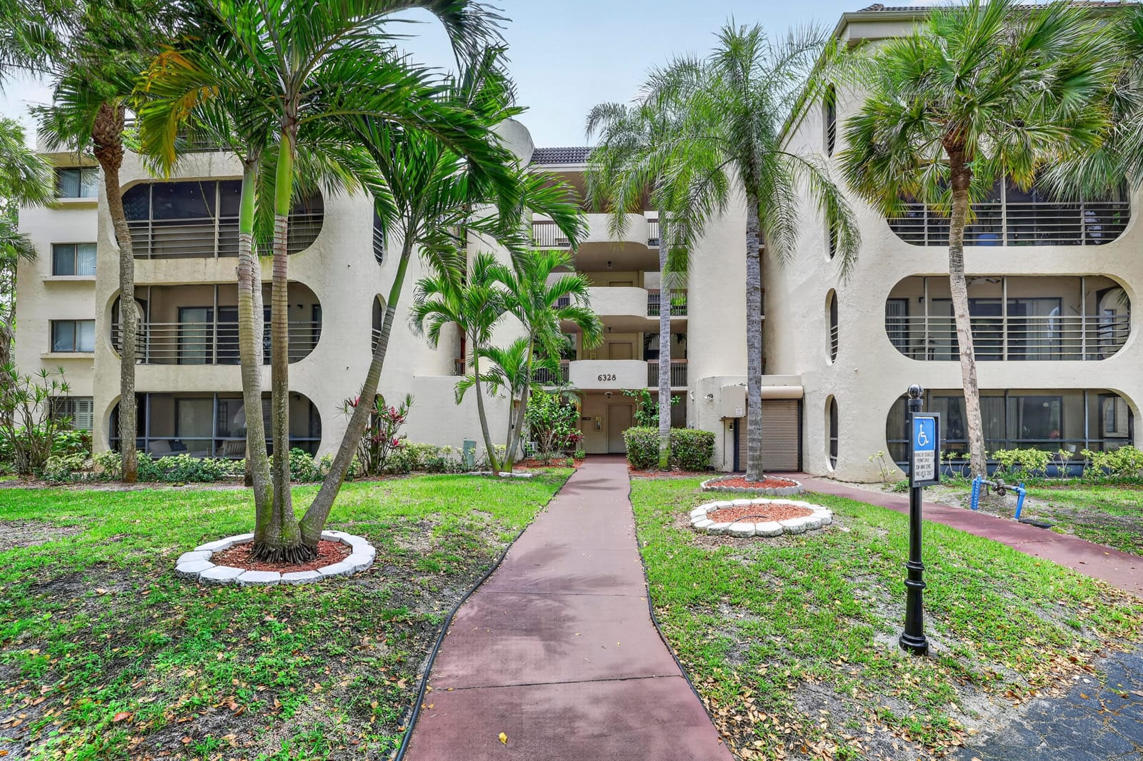 6328 W Longboat Ln Lane W 101 — photo 2