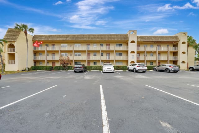 8435 Sunrise Lakes Boulevard 301, sold in Sunrise Lakes Phase 2, Sunrise, FL