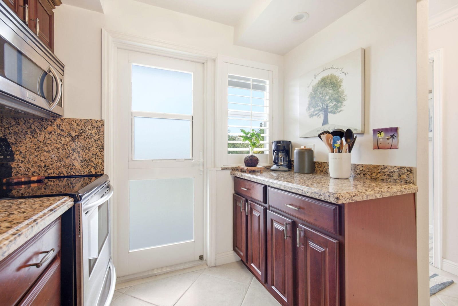 3221 NE 8th Street F305, Pompano Beach, FL 33062 photo 11