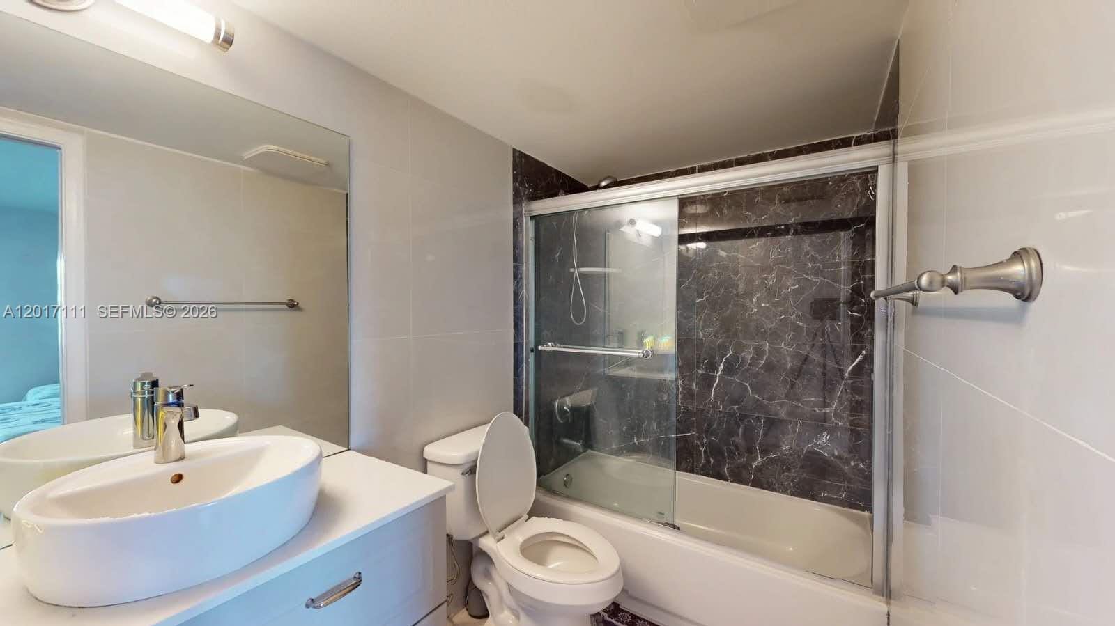 325 Wellington G G — photo 11