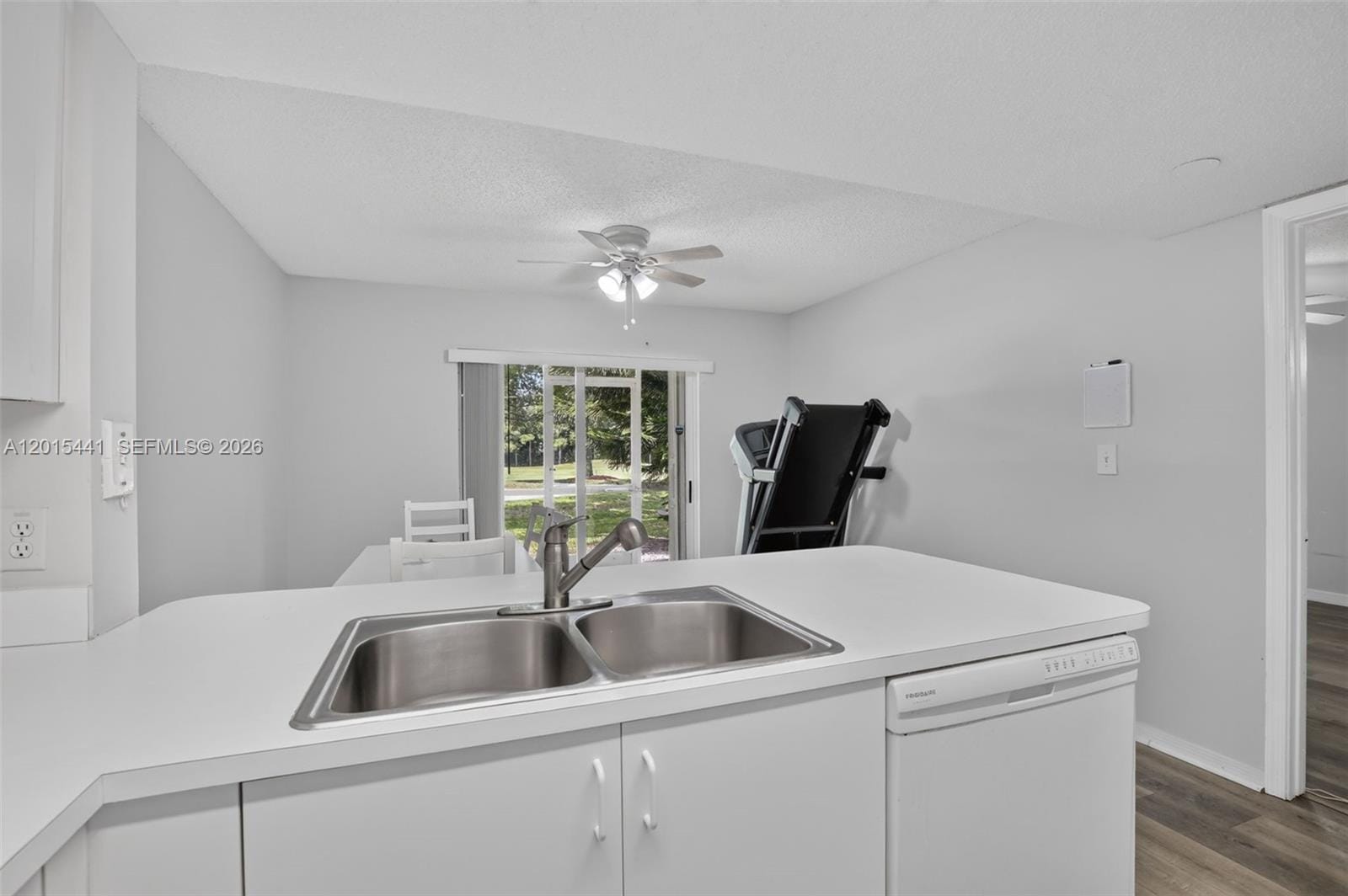 9470 Tangerine Place 105 — photo 8