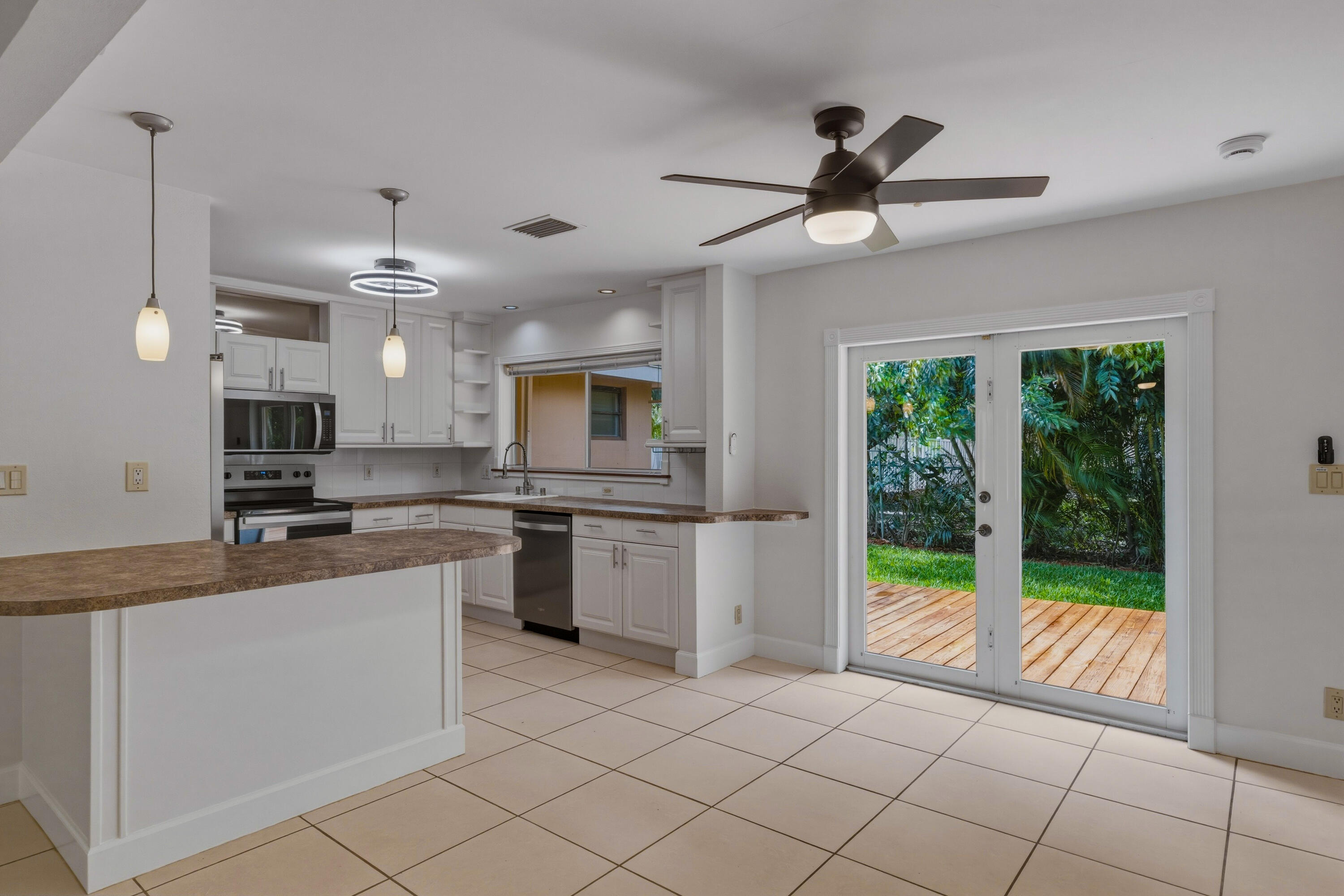 284 Allenwood Drive, Lauderdale-By-The-Sea, FL 33308, Lauderdale By The Sea