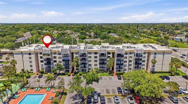 6195 Rock Island Road 511, Tamarac, FL 33319