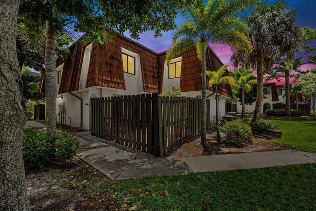 2220 White Pine Circle B, sold in Pines, South Miami, FL