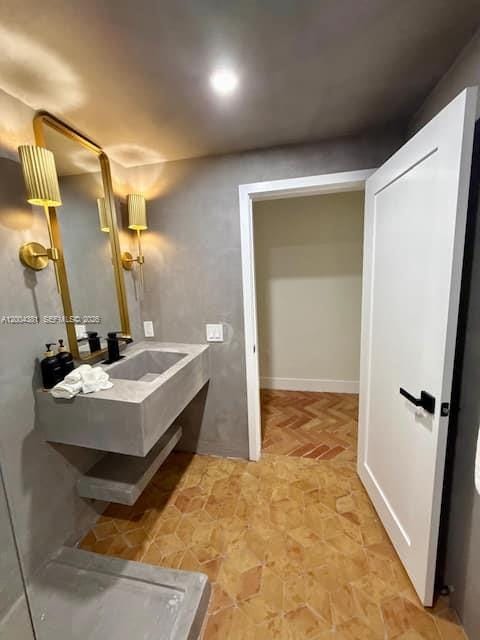 905 SW 13th Court 905 — photo 10
