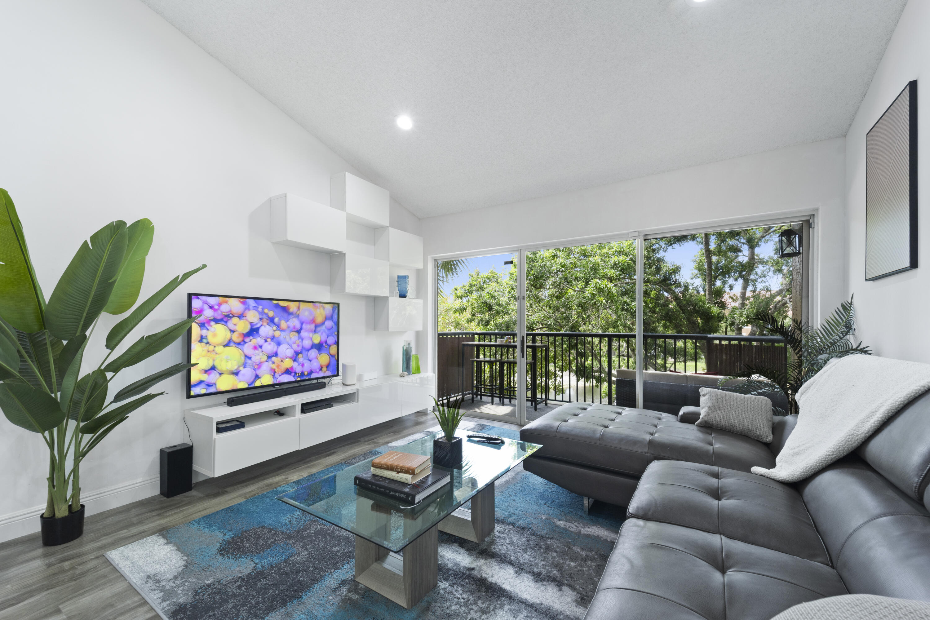 8851 Wiles Road Apt 304, Coral Springs, FL 33067, Coral Springs