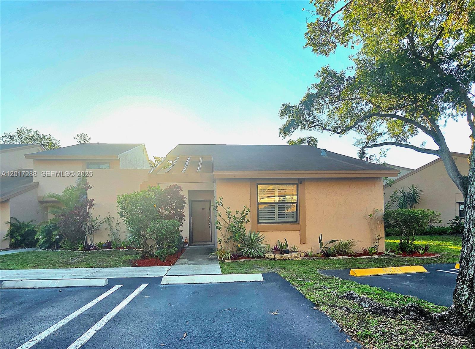 19 Chestnut Circle, Cooper City, FL 33026, Cooper City