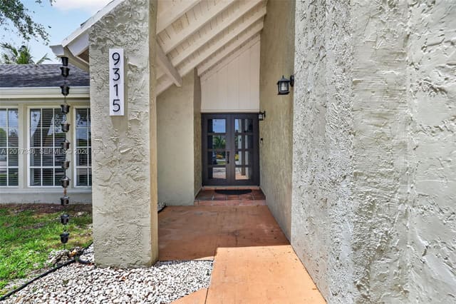 9315 SW 172nd Terrace, Palmetto Bay, FL 33157