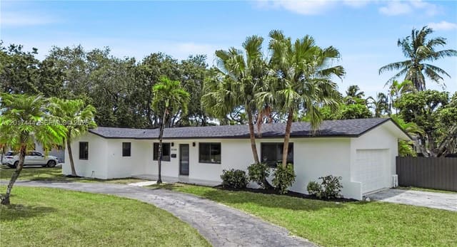 8340 SW 154th Terrace, sold in Southwood, Palmetto Bay, FL