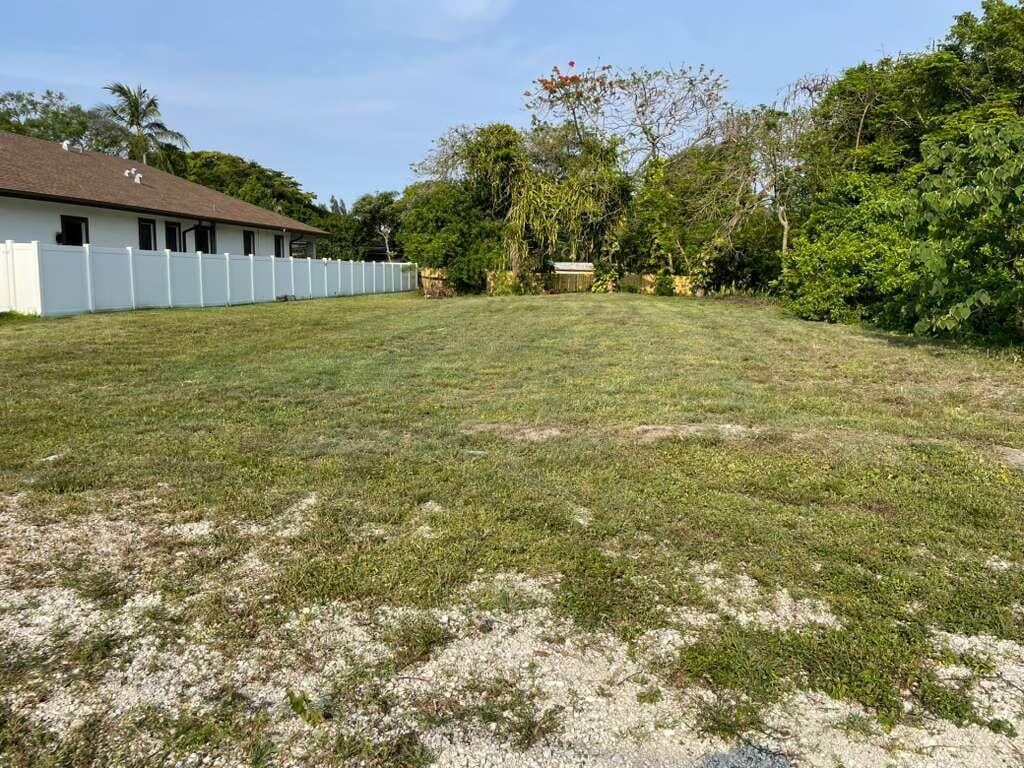 2630 NW 20th Avenue — photo 2