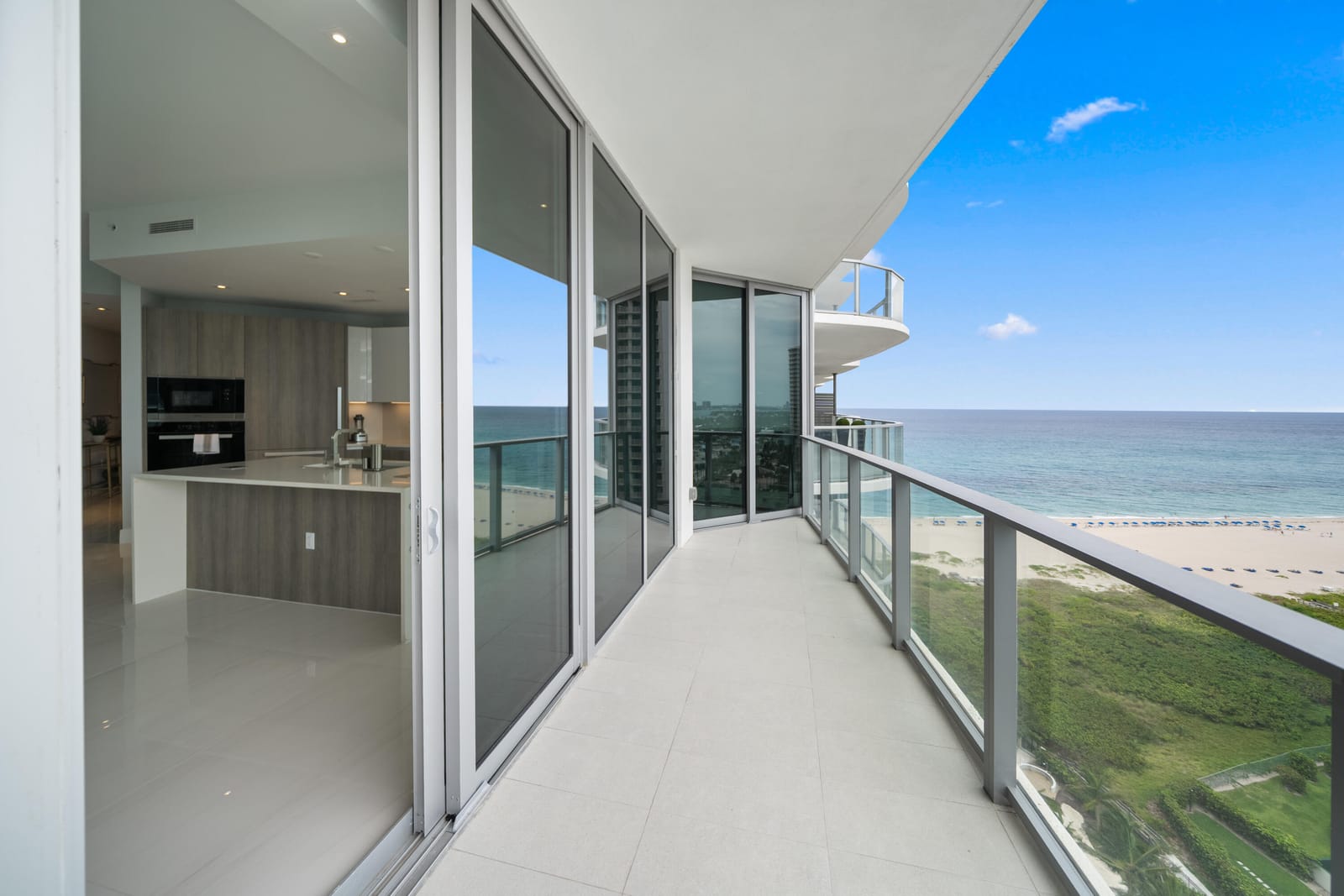 3100 N Ocean Drive H-1608 — photo 2