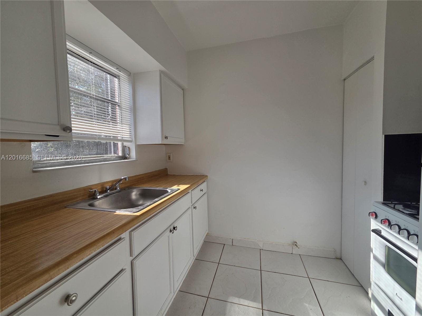 781 SW 11th Street 3 — photo 4