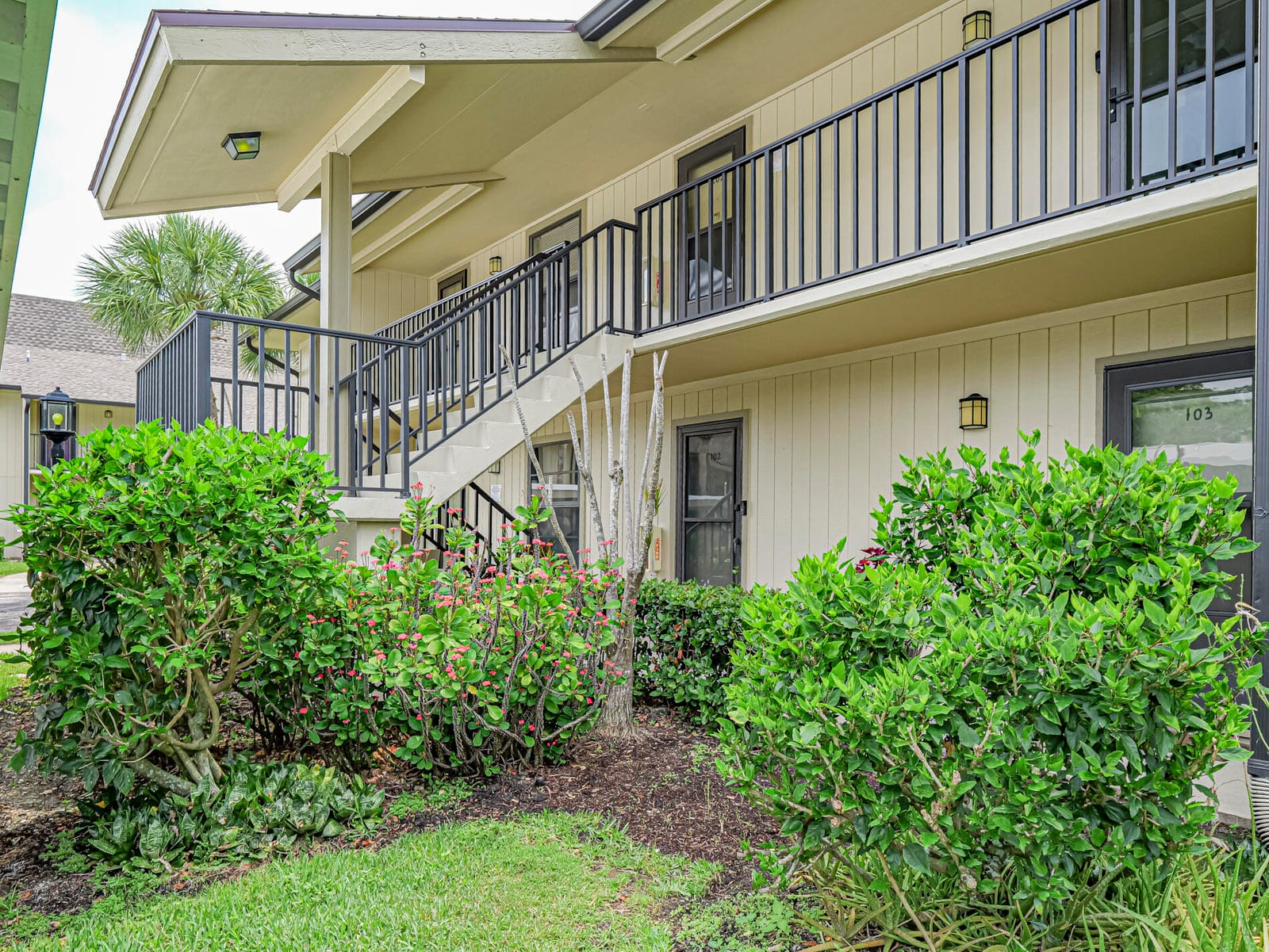 23 Plantation Drive 102, Vero Beach, FL 32966 photo 3
