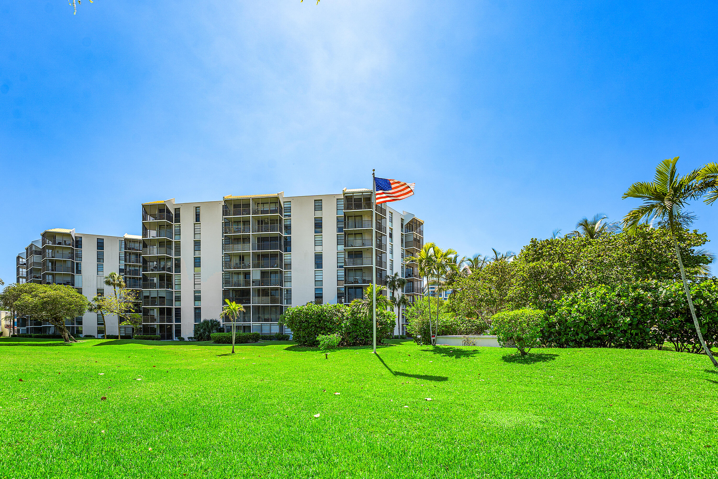 20500 W Country Club Drive 210, Aventura, FL 33180, Aventura