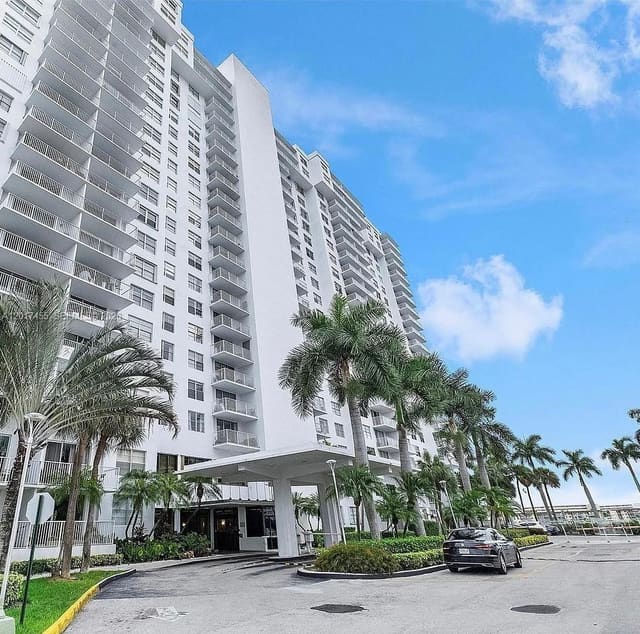 2801 NE 183rd Street 1914W, Aventura, FL 33160