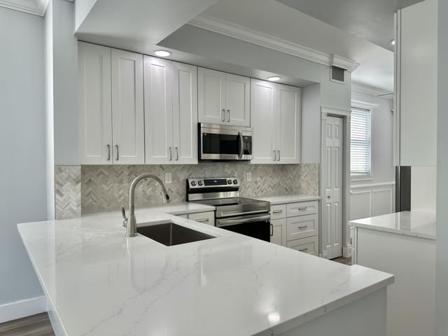 27 Royal Palm Way 406, Boca Raton, FL 33432