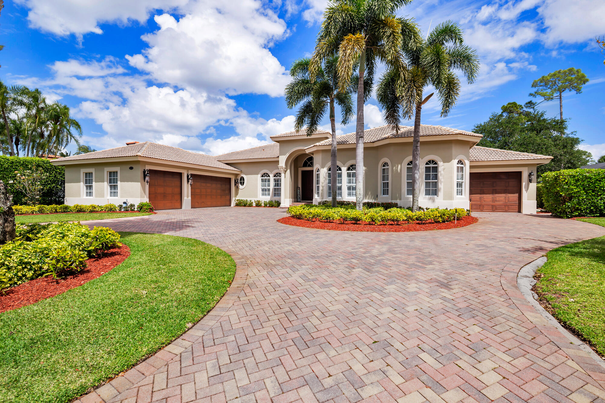 594 N Country Club Drive, Atlantis, FL 33462, Atlantis