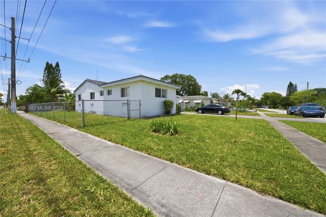 2300 N 57th Terrace, sold in Sheridan Park, Hollywood, FL