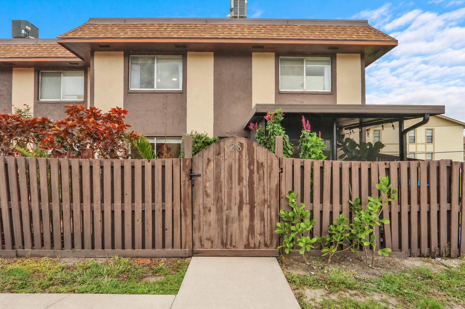 2116 Sherwood Forest Boulevard 28, West Palm Beach, FL 33415, West Palm Beach