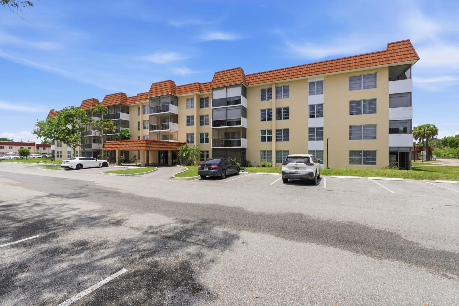 4152 Inverrary Drive 311 — photo 1