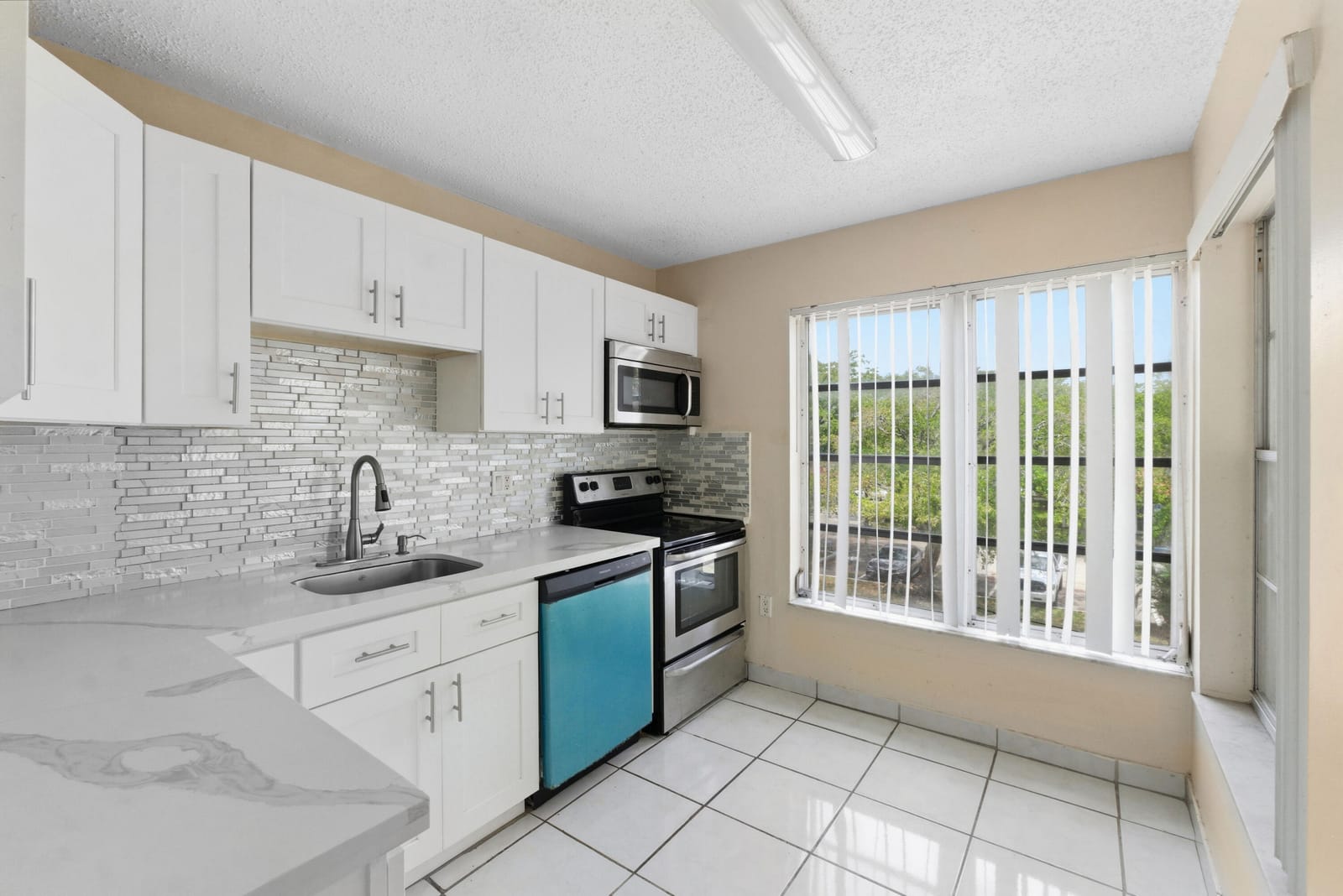 4152 Inverrary Drive 311 — photo 2
