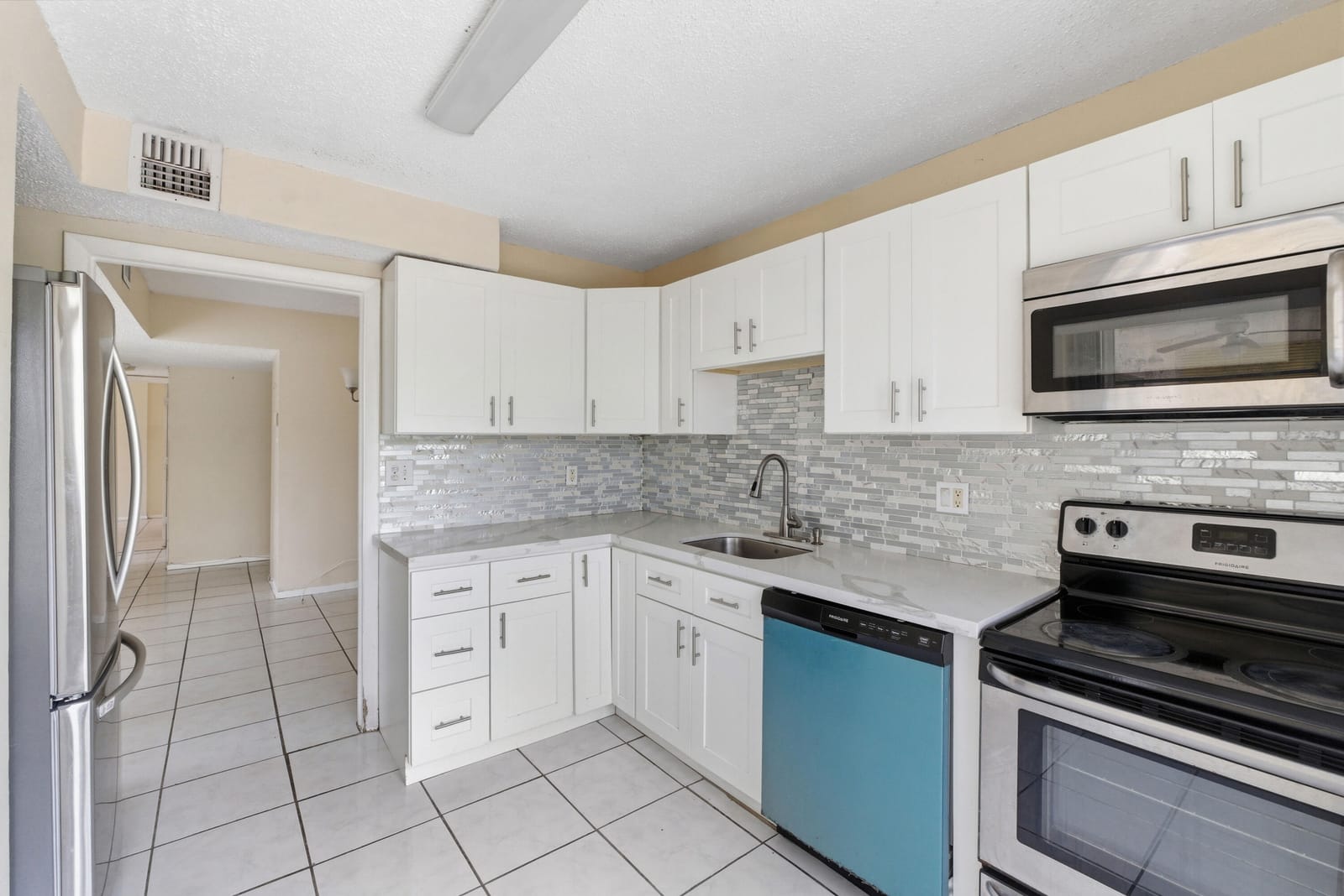 4152 Inverrary Drive 311 — photo 3