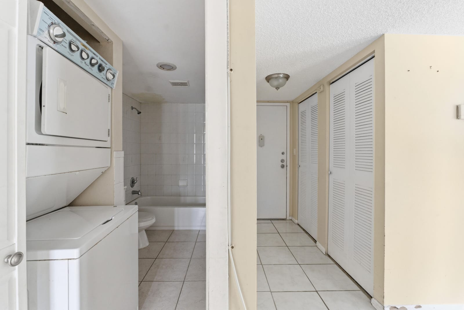 4152 Inverrary Drive 311 — photo 4