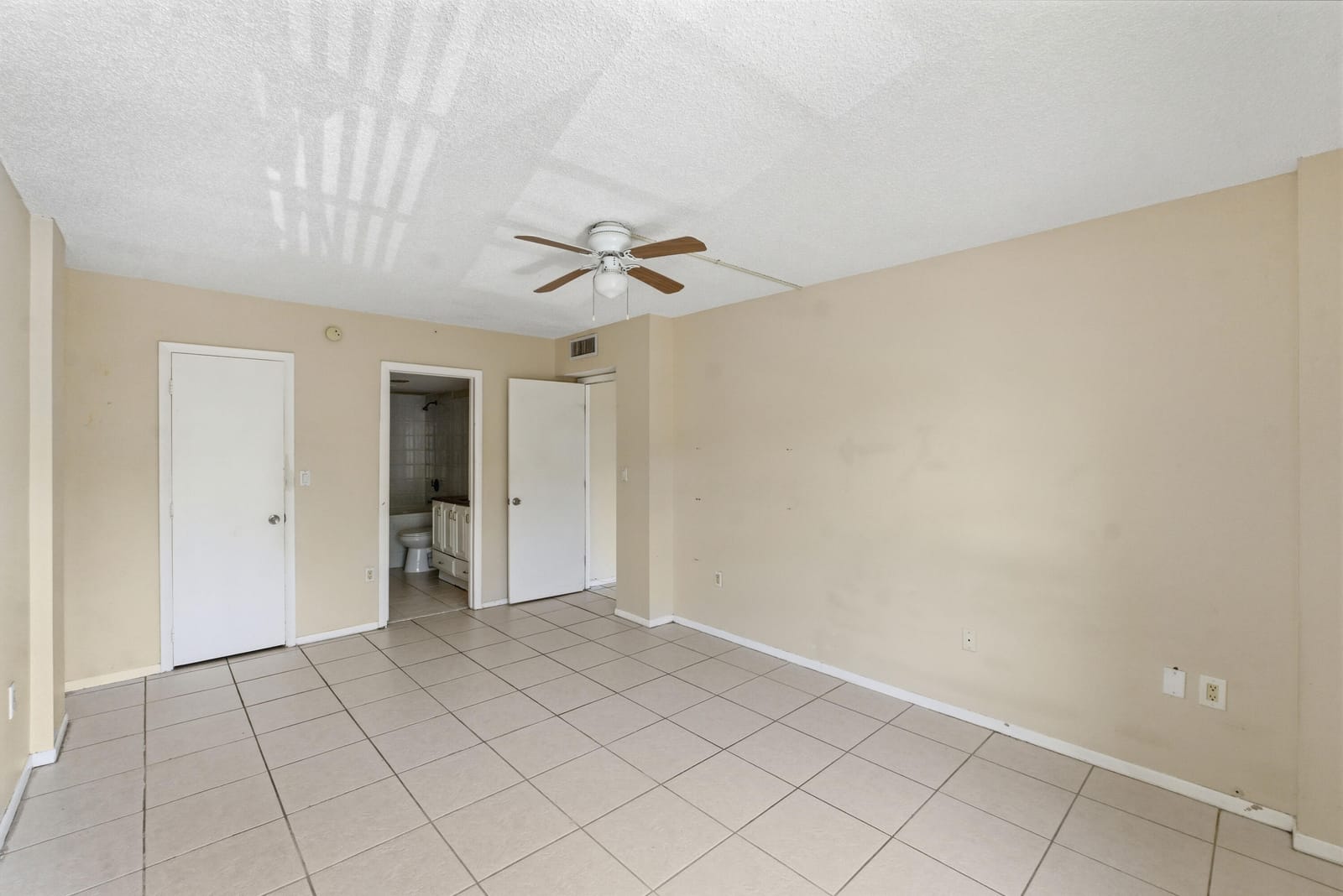 4152 Inverrary Drive 311 — photo 6