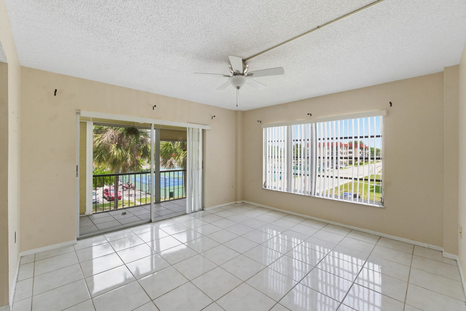 4152 Inverrary Drive 311 — photo 7